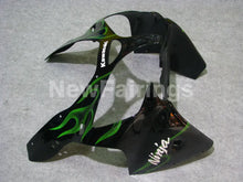 Carica l&#39;immagine nel visualizzatore di Gallery, Black and Green Flame NINJA ZX 6R 00 02 Fairing Kit