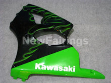 Carica l&#39;immagine nel visualizzatore di Gallery, Black and Green Flame NINJA ZX 6R 00 02 Fairing Kit