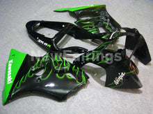 Carica l&#39;immagine nel visualizzatore di Gallery, Black and Green Flame NINJA ZX 6R 00 02 Fairing Kit