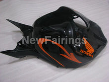 Carica l&#39;immagine nel visualizzatore di Gallery, Black and Orange Factory Style - CBR1000RR 06-07 Fairing Kit