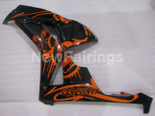 Carica l&#39;immagine nel visualizzatore di Gallery, Black and Orange Factory Style - CBR1000RR 06-07 Fairing Kit
