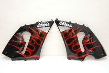 Carica l'immagine nel visualizzatore di Gallery, Black and Red Flame - NINJA ZX-6R 05-06 Fairing Kit