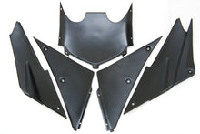 Carica l'immagine nel visualizzatore di Gallery, Black and Red Flame - NINJA ZX-6R 05-06 Fairing Kit