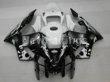 Carica l&#39;immagine nel visualizzatore di Gallery, Black and White Skull - CBR600RR 05-06 Fairing Kit -