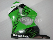 Carica l&#39;immagine nel visualizzatore di Gallery, Green and Black Flame NINJA ZX 6R 00 02 Fairing Kit