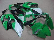 Carica l&#39;immagine nel visualizzatore di Gallery, Green Black Factory Style - NINJA ZX-6R 00-02 Fairing Kit