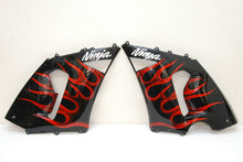 Carica l&#39;immagine nel visualizzatore di Gallery, Black and Red Flame - NINJA ZX-6R 05-06 Fairing Kit