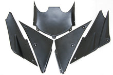 Carica l&#39;immagine nel visualizzatore di Gallery, Black and Red Flame - NINJA ZX-6R 05-06 Fairing Kit