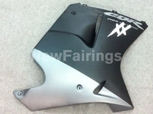Carica l&#39;immagine nel visualizzatore di Gallery, Matte Black and Silver Factory Style - CBR 1100 XX 96-07