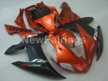 Carica l&#39;immagine nel visualizzatore di Gallery, Orange and Matte Black Factory Style - YZF-R1 02-03 Fairing