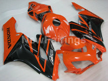 Carica l&#39;immagine nel visualizzatore di Gallery, Orange and Black Factory Style - CBR1000RR 04-05 Fairing Kit
