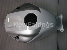 Carica l&#39;immagine nel visualizzatore di Gallery, Silver and White Repsol - CBR600RR 03-04 Fairing Kit -