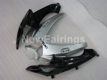 Carica l'immagine nel visualizzatore di Gallery, Silver and Black Factory Style - GSX-R600 06-07 Fairing Kit
