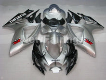 Carica l'immagine nel visualizzatore di Gallery, Silver and Black Factory Style - GSX-R600 06-07 Fairing Kit
