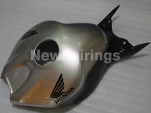 Carica l'immagine nel visualizzatore di Gallery, Silver and Black SevenStars - CBR1000RR 06-07 Fairing Kit -