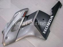 Carica l&#39;immagine nel visualizzatore di Gallery, Silver Grey and Black Factory Style - CBR1000RR 04-05