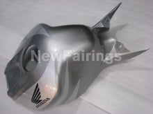 Carica l&#39;immagine nel visualizzatore di Gallery, Silver Grey and Black Factory Style - CBR1000RR 04-05