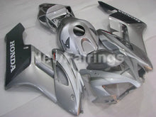 Carica l&#39;immagine nel visualizzatore di Gallery, Silver Grey and Black Factory Style - CBR1000RR 04-05