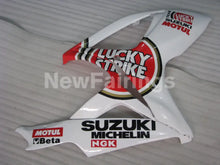 Carica l&#39;immagine nel visualizzatore di Gallery, White and Red Lucky Strike - GSX-R600 06-07 Fairing Kit -