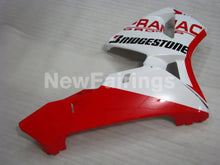 Carica l&#39;immagine nel visualizzatore di Gallery, White and Red PRAMAC - CBR600RR 03-04 Fairing Kit - Vehicles