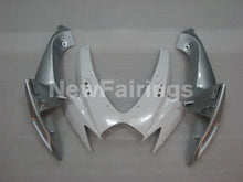Carica l&#39;immagine nel visualizzatore di Gallery, White and Silver Factory Style - GSX-R600 06-07 Fairing Kit