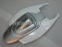 Carica l&#39;immagine nel visualizzatore di Gallery, White and Silver Factory Style - GSX-R600 06-07 Fairing Kit