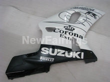 Carica l'immagine nel visualizzatore di Gallery, White and Black Corona - GSX-R600 01-03 Fairing Kit -