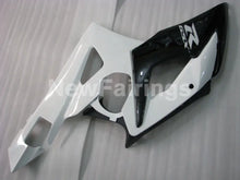 Carica l&#39;immagine nel visualizzatore di Gallery, White and Black Factory Style - GSX - R1000 05 - 06 Fairing