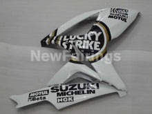 Carica l&#39;immagine nel visualizzatore di Gallery, White and Black Lucky Strike - GSX-R600 06-07 Fairing Kit -