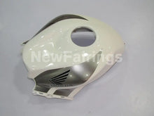 Carica l&#39;immagine nel visualizzatore di Gallery, White and Silver Factory Style - CBR600RR 07-08 Fairing Kit